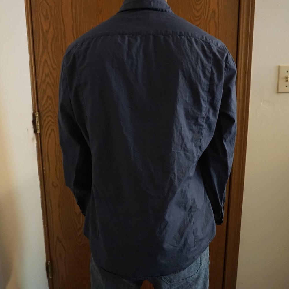 H&M navy button-up - Picture 2 of 4
